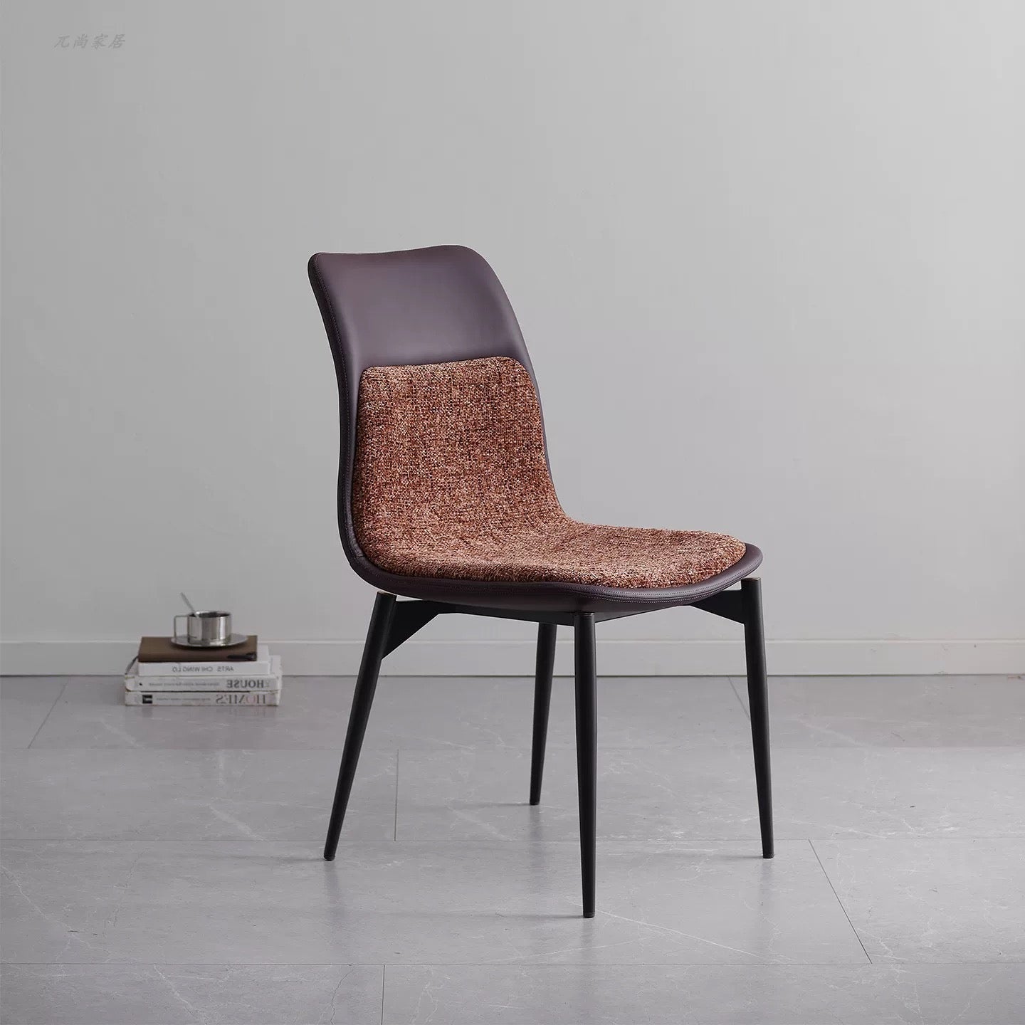Italian-Style Minimalist Leather Leisure Chair