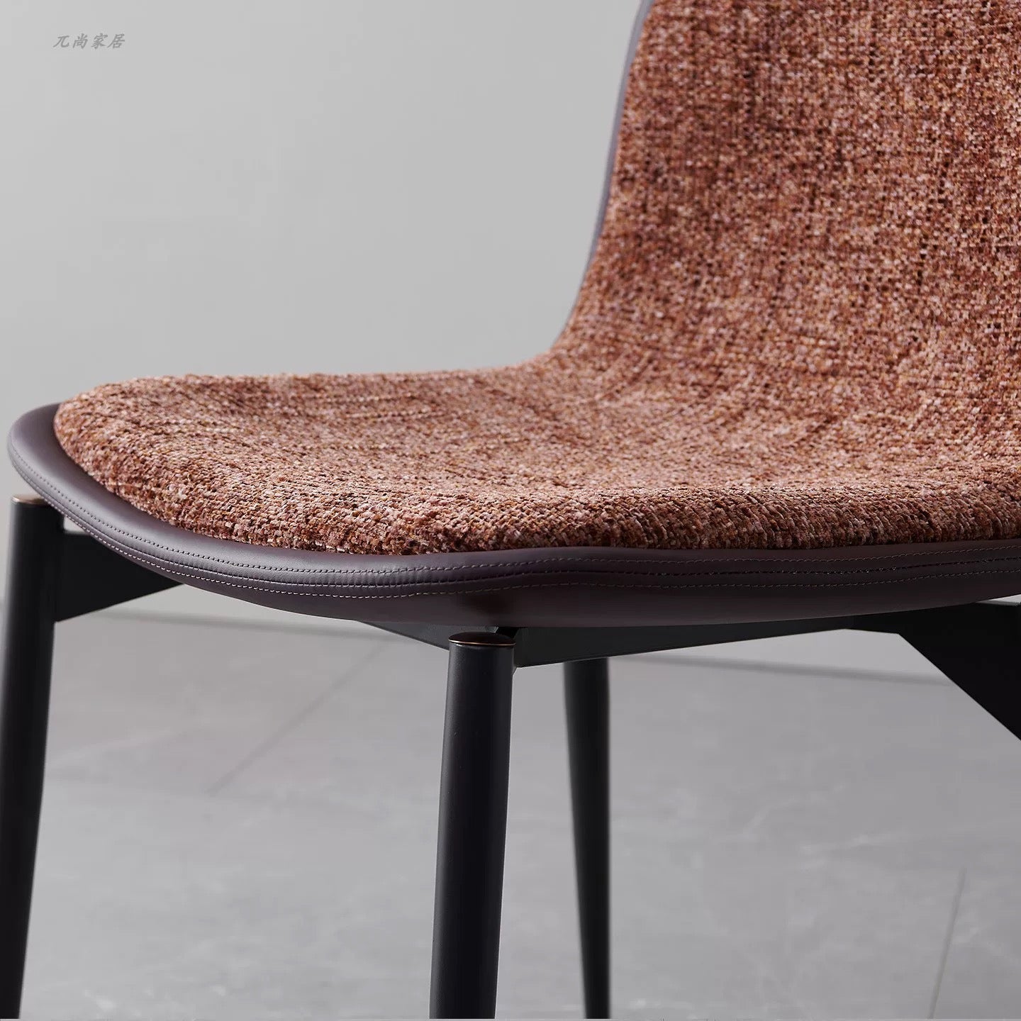 Italian-Style Minimalist Leather Leisure Chair